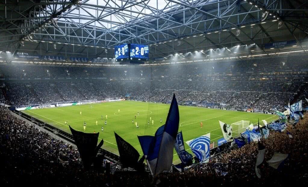 Gewinne exklusives Trainings- und Ernährungserlebnis mit dem FC Schalke 04